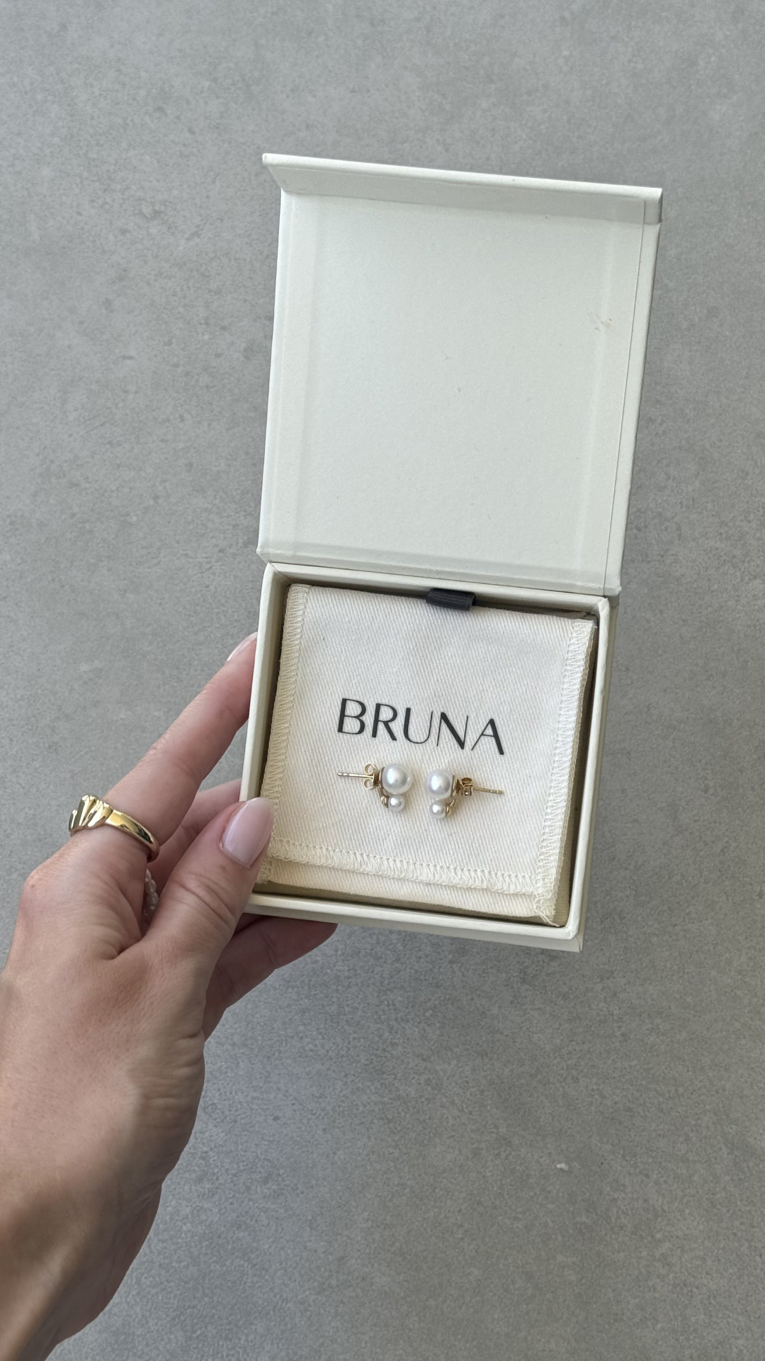 helena_brunathelabel Facebook ad