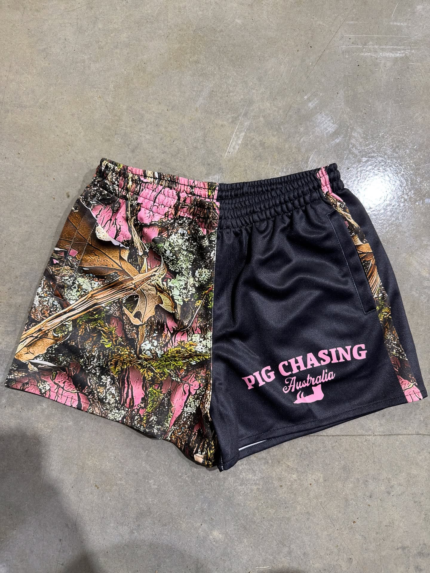 Pig Chasing Australia Facebook ad