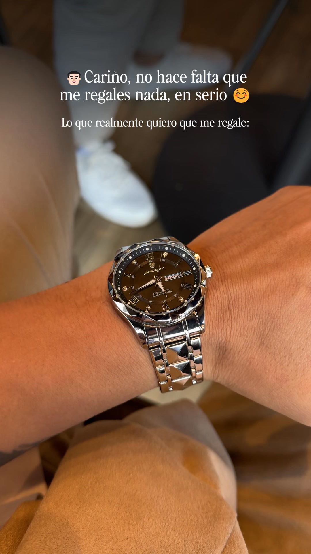 Nubi-Col Facebook ad: Reloj original, resistente al agua y hecho para durar.