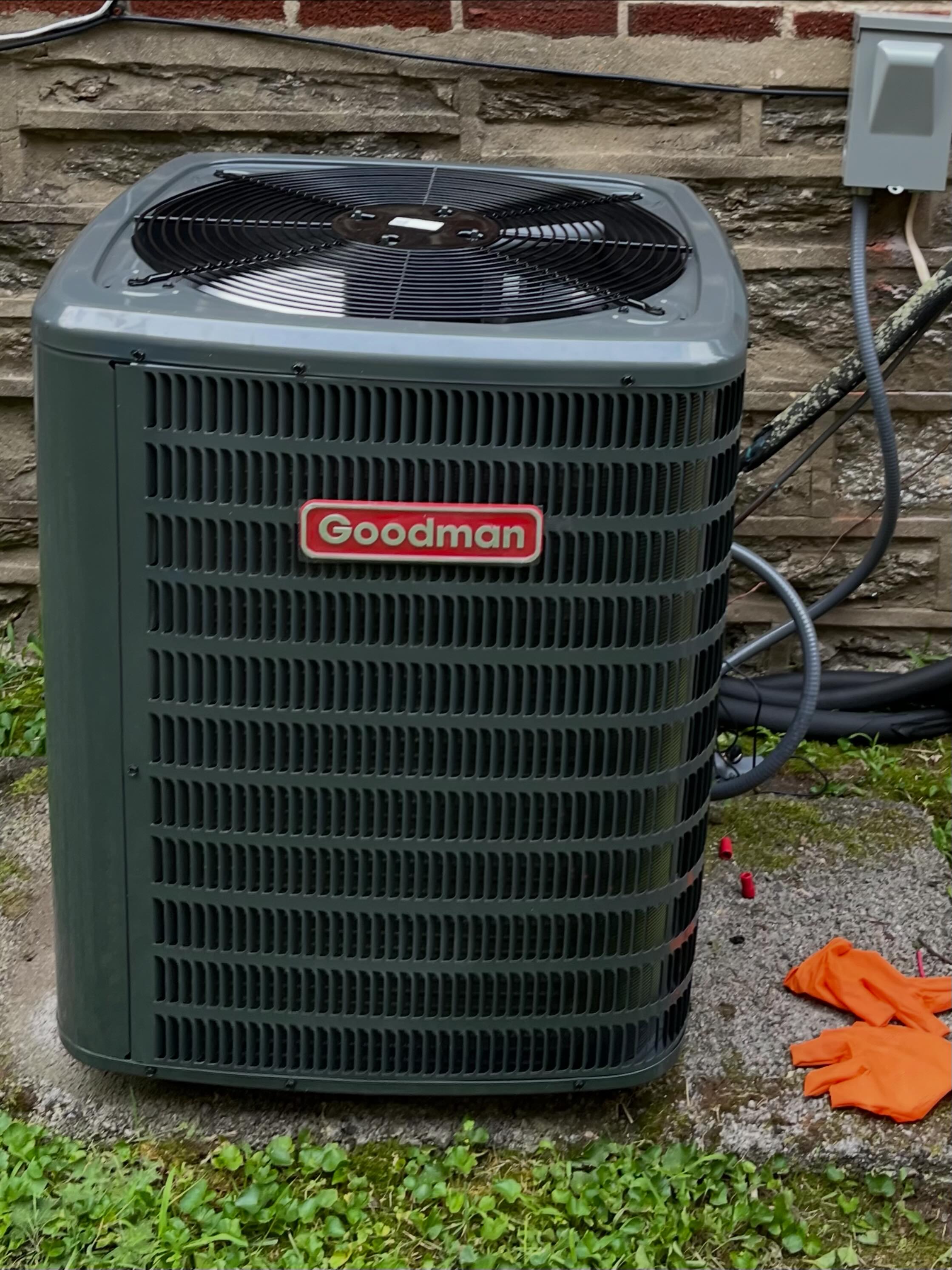 Daniels HVAC Philadelphia llc Facebook ad: Got an HVAC emergency in Philly 215?