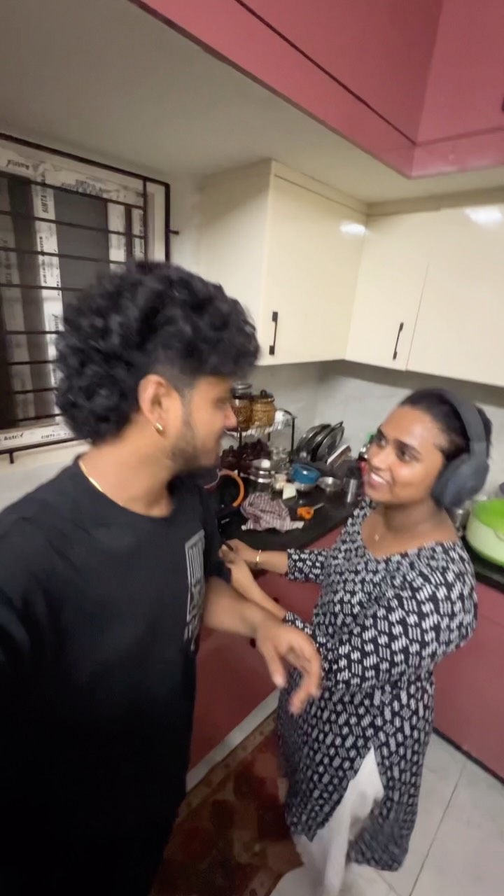 Purplle.com Facebook ad: Yepadi Correct’ah Guess pannita Pathigala