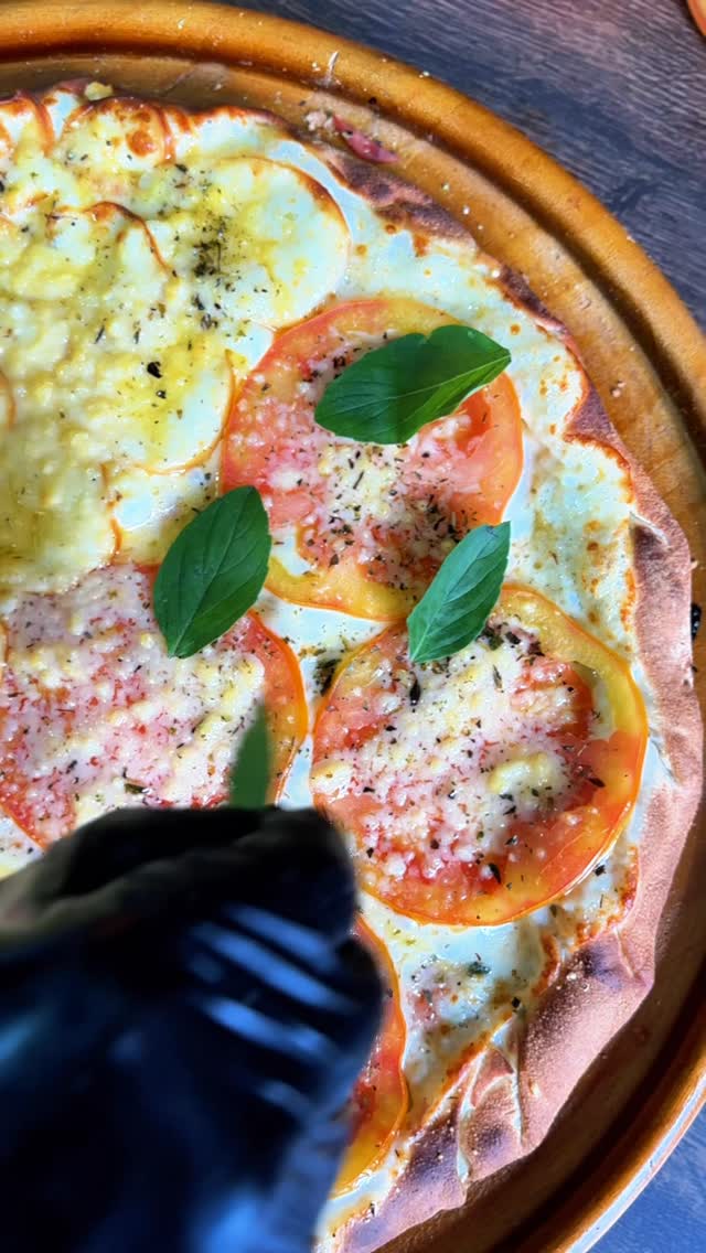 Spazio Pizza Delivery Facebook ad: Qualidade Spazio