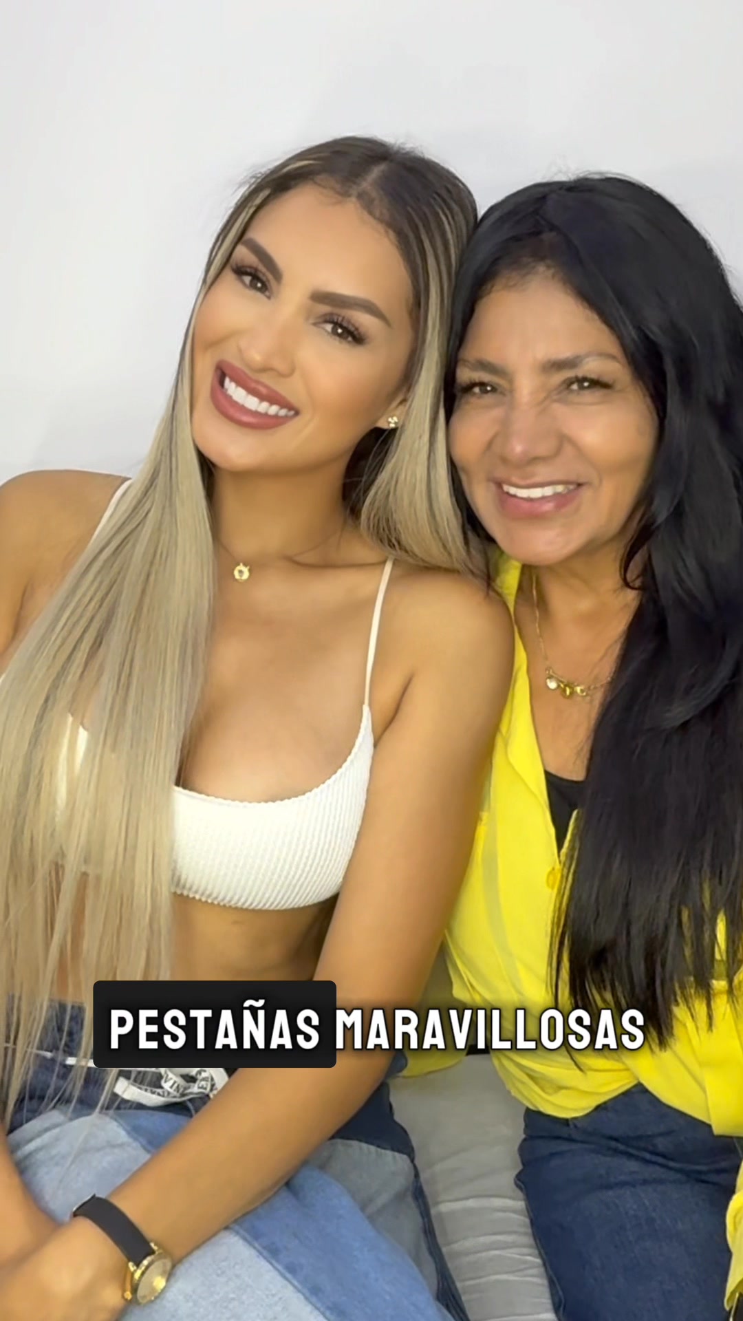 Kamis Beauty Studio Facebook ad: Chatea con nosotros