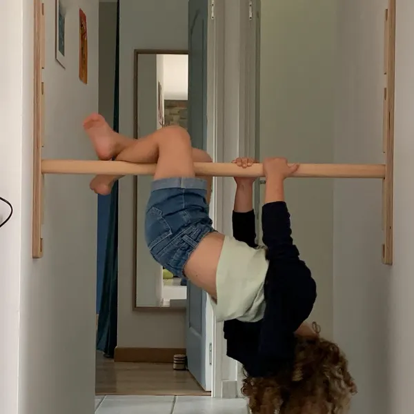 Daniel Tataev Facebook ad: Door Frame Gymnastic Bar, For Kids & Adults!