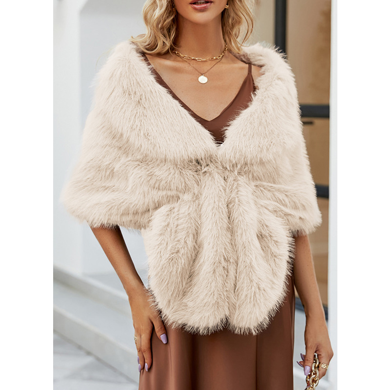 JJ's House Facebook ad: Des robes élégantes pour toutes vos occasions spéciales
