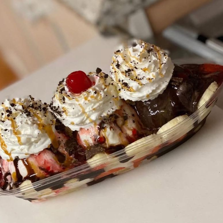 Ice Cream Fundaes Facebook ad: 48 flavors of Hershey's Ice cream in cups…