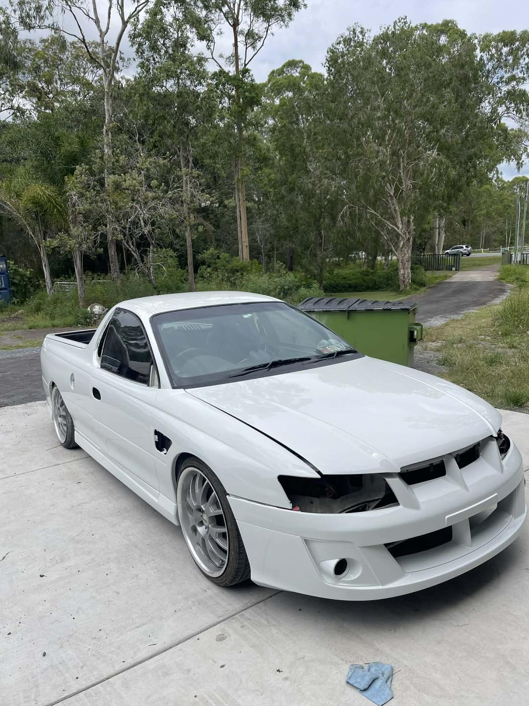$2500 resprays Queensland Facebook ad: Closed door on this commodore in heron white…