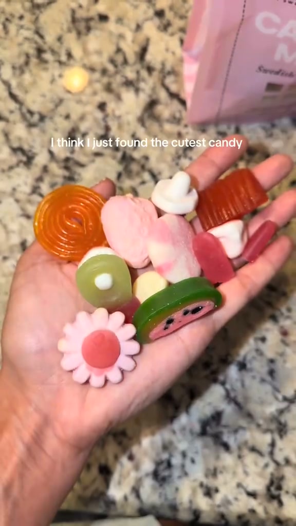 ScandyCandy Facebook ad: Once You Try, There's No Going Back