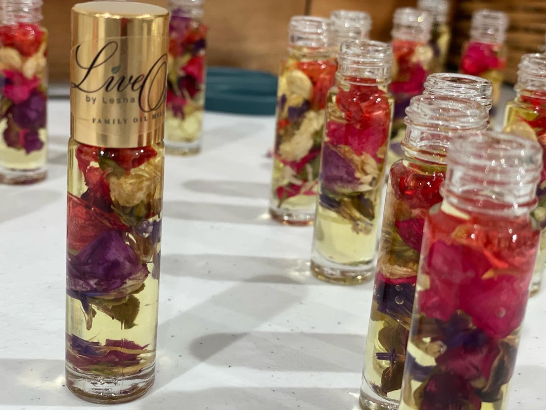 LIVE OIL BY LESNA Facebook ad