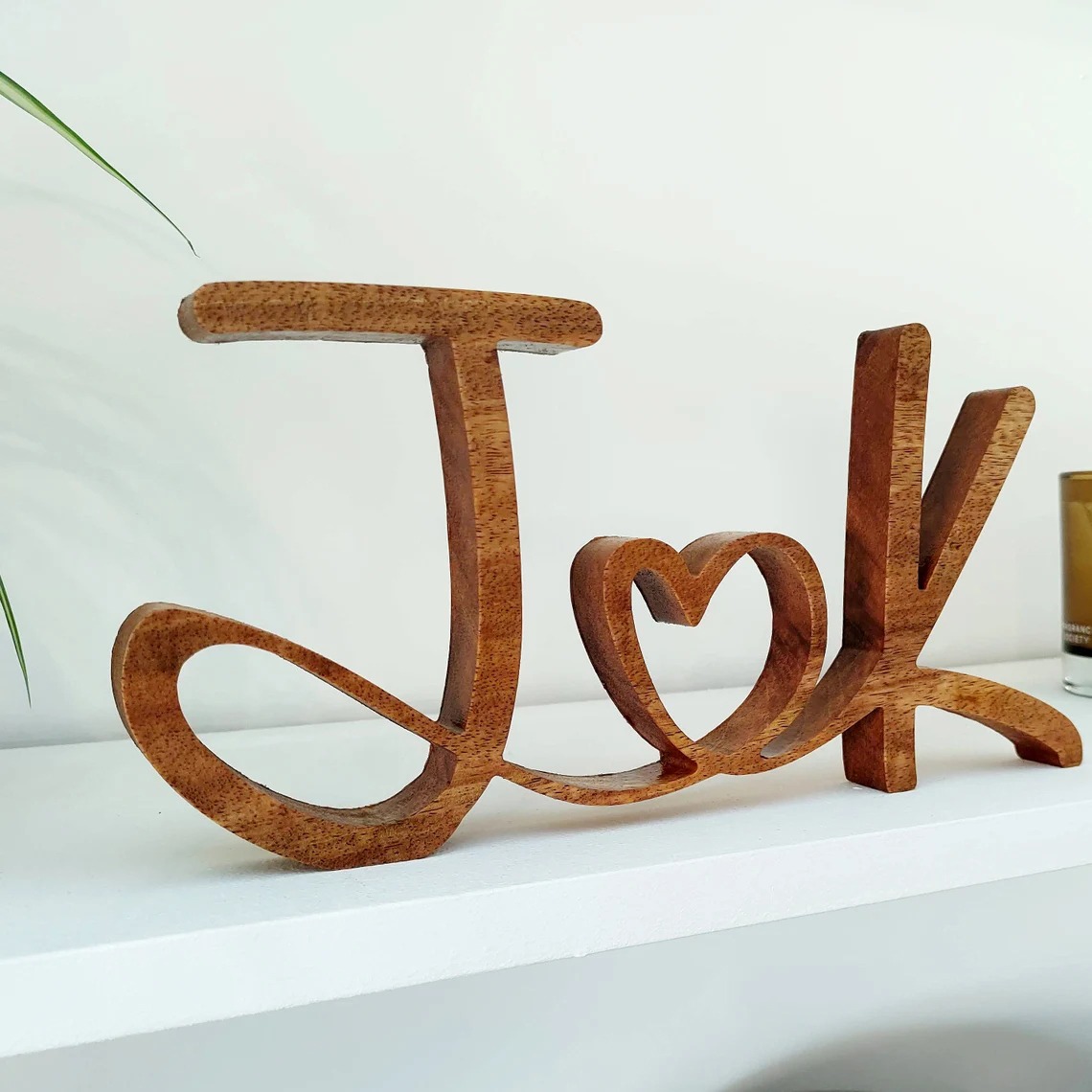 Manualliy Craft Facebook ad: Couples Initials Sign