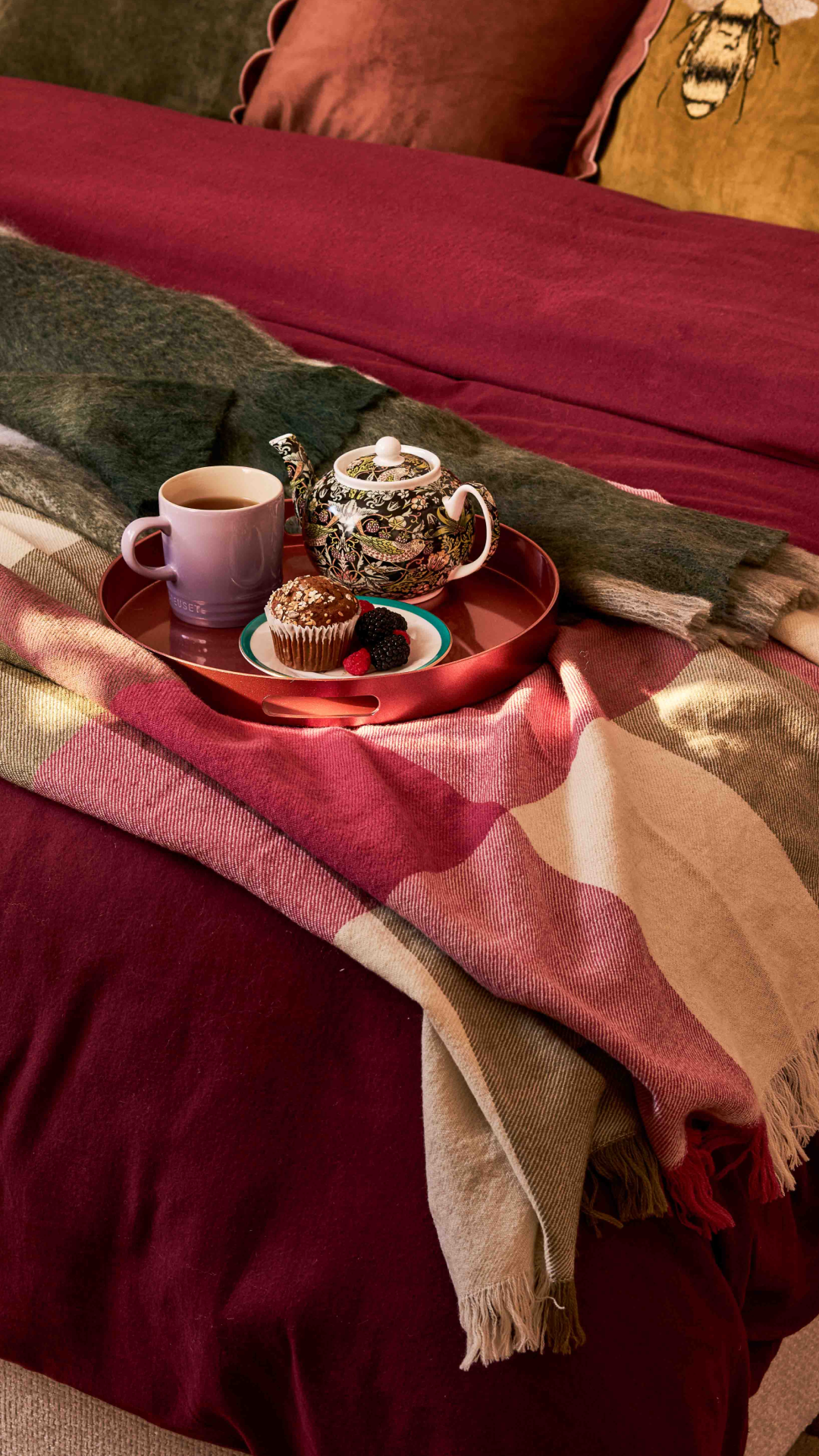 Wayfair Facebook ad: Ease Into Autumn