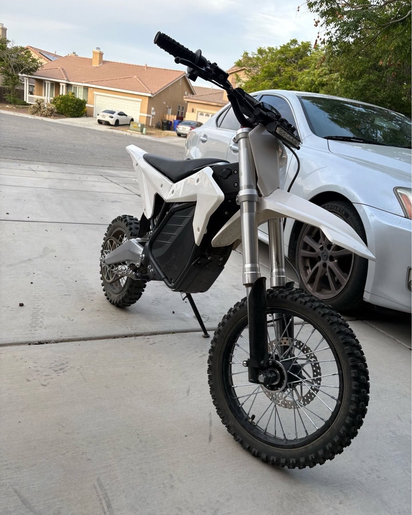 Dueyy Doww Facebook ad: RTR Lite 72V | High Torque Motor