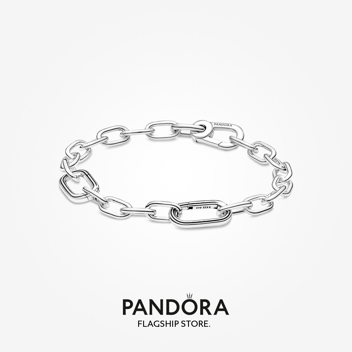 Pandora Facebook ad: Jewellery should tell your story.