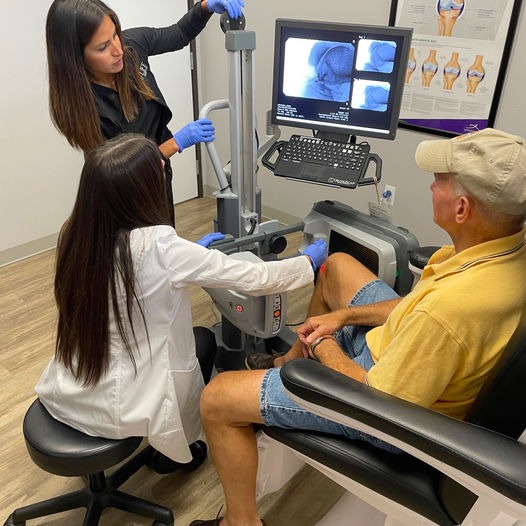 Non-Surgical Knee Pain Treatments USA Facebook ad