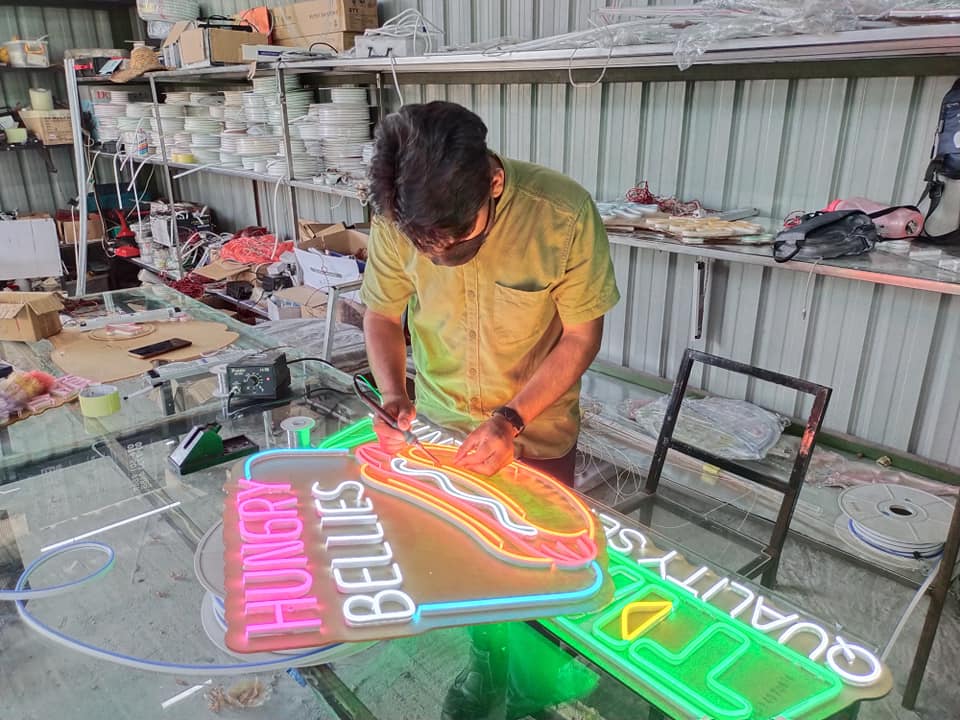 Cahaya Led Neon by Zunn Facebook ad: Chat with us