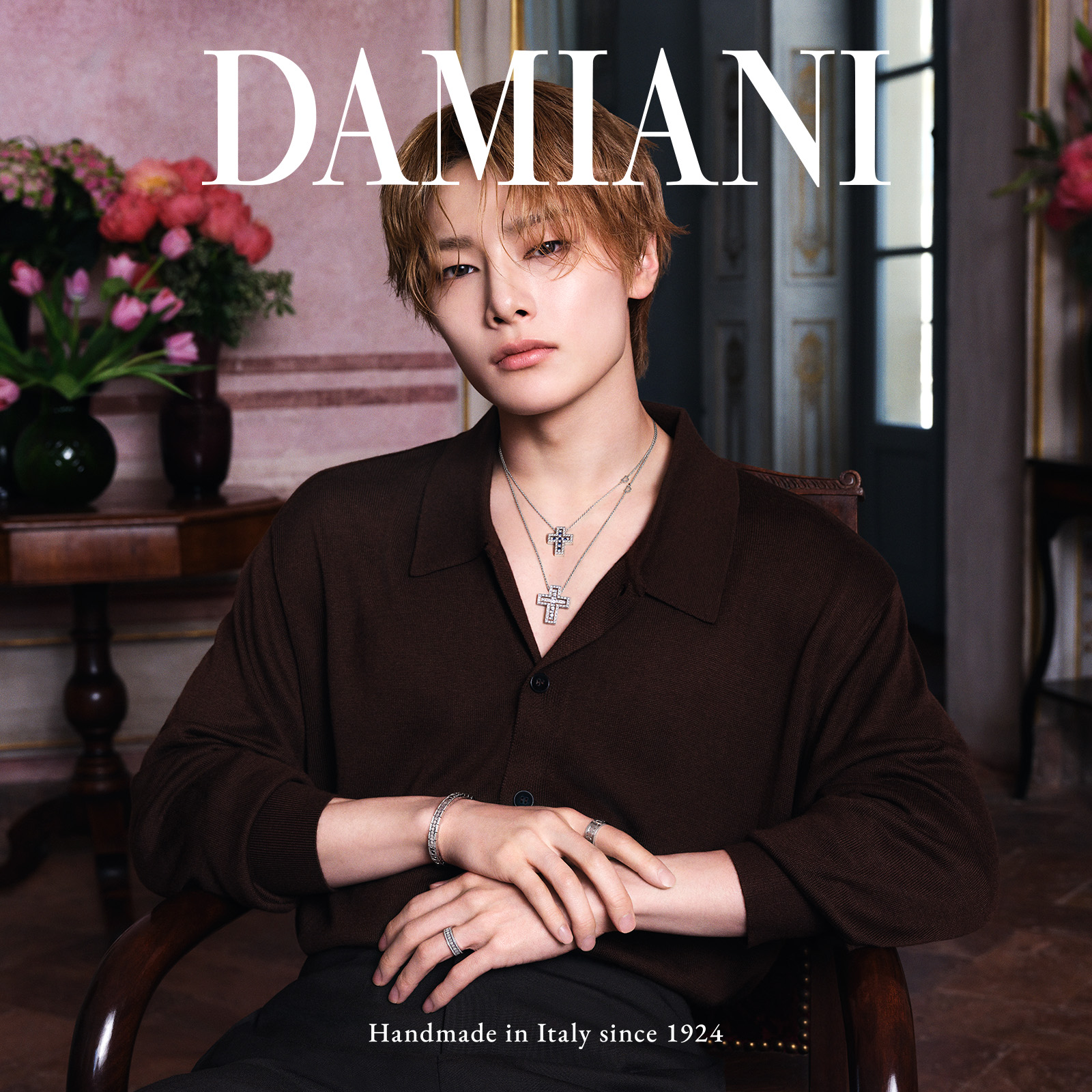 Damiani Facebook ad: イタリアンジュエリーの魅力を体現する、新たな「アイコン」キャンペーン。洗練された美しさと自然体のエレガンスを、モダンな…