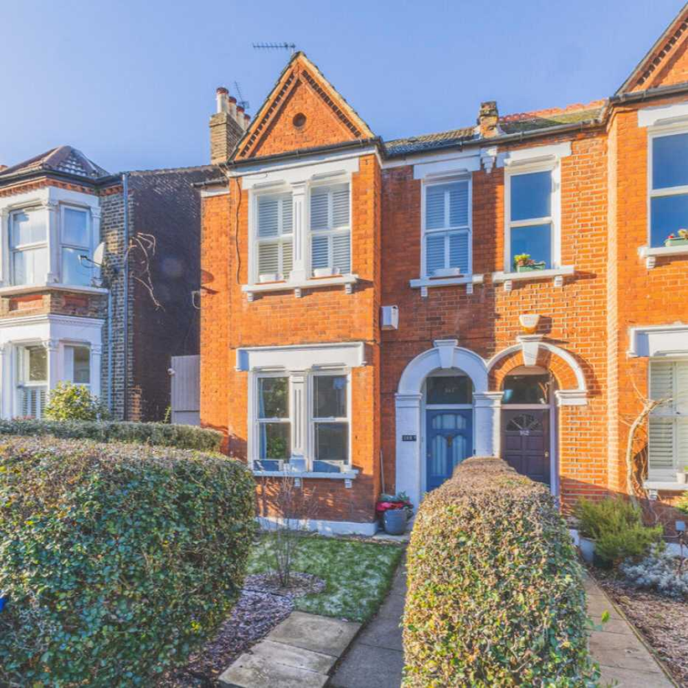 Dulwich haart Facebook ad: The property boasts high ceilings, generous proportions…