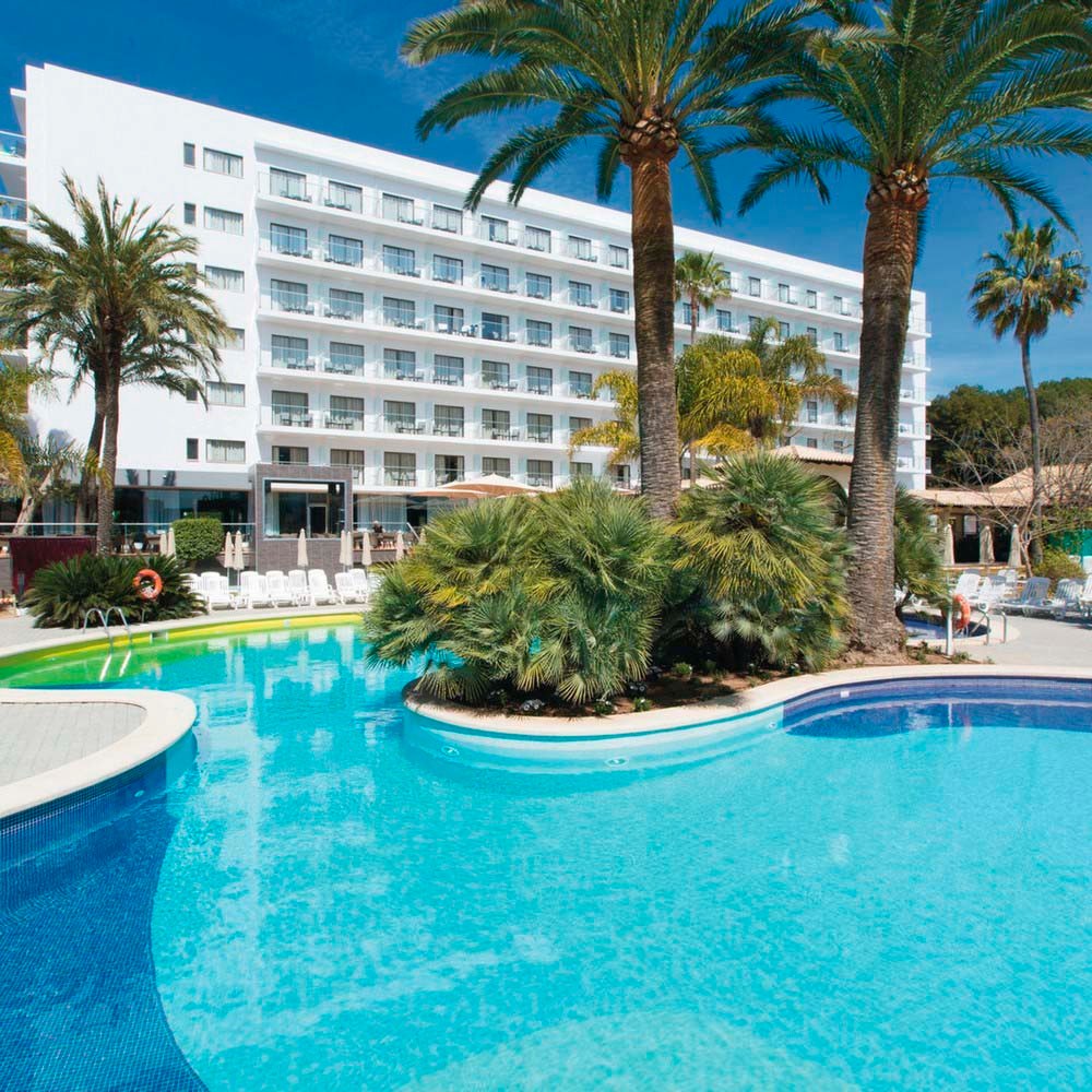 RIU Hotels and Resorts Facebook ad: Hasta 10% dto. extra con RIU Class