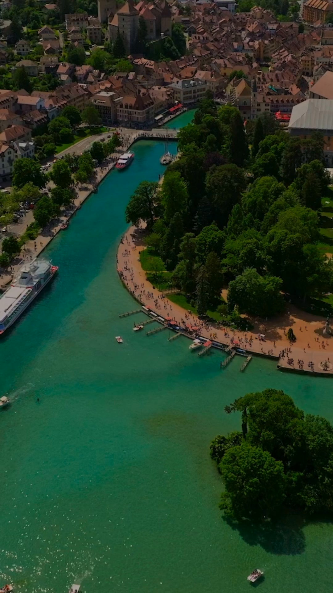 Bcyclet Facebook ad: Rent a Premium Bike in Annecy