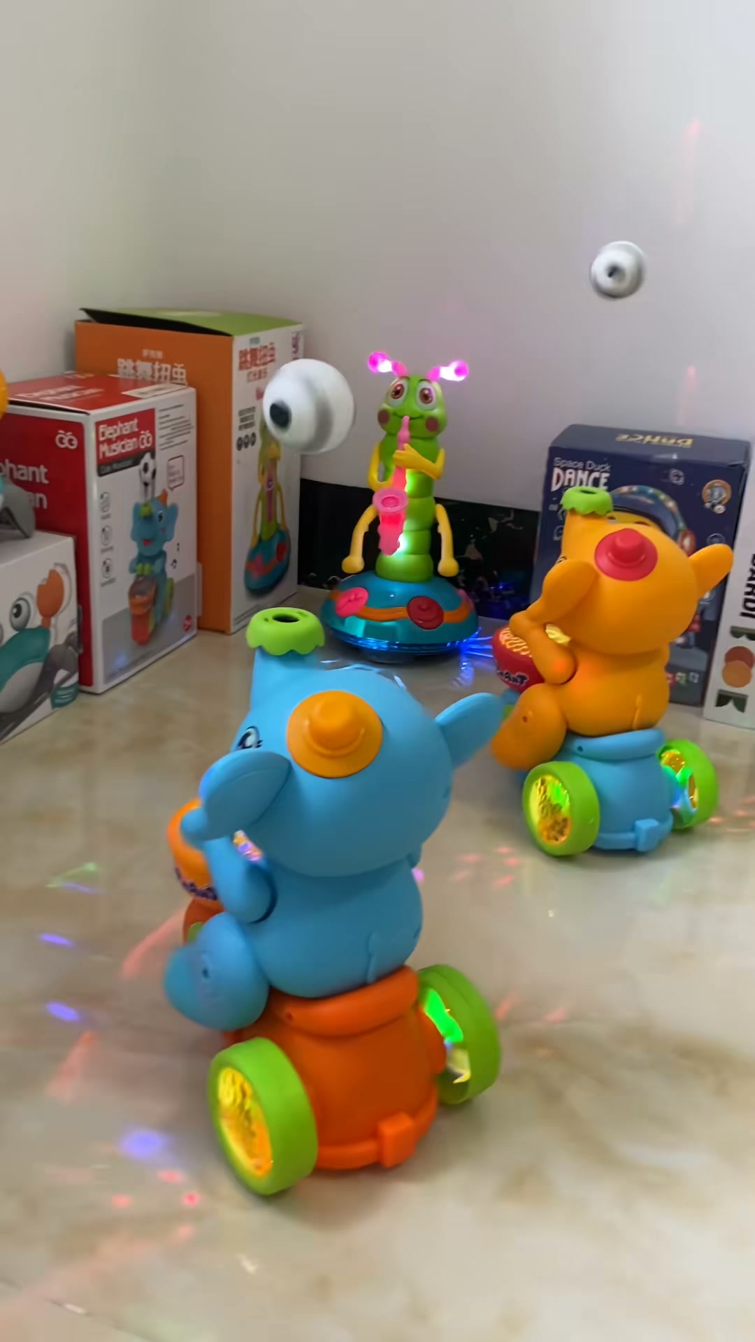 Lomali Facebook ad: L'éléphant qui occupe bébé 20 min