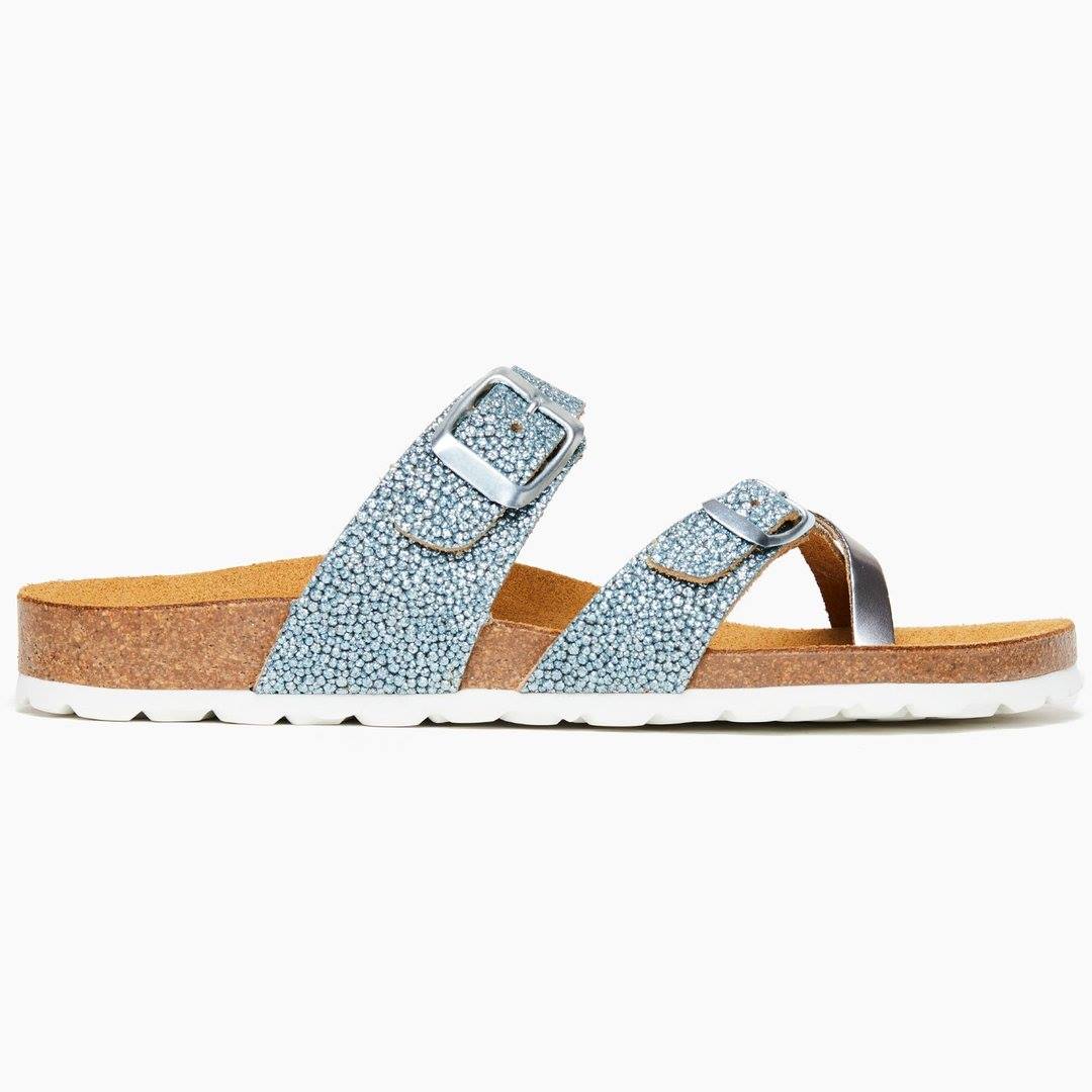 Plakton Facebook ad: Handmade sandals. Elegant, sustainable, and comfortable.