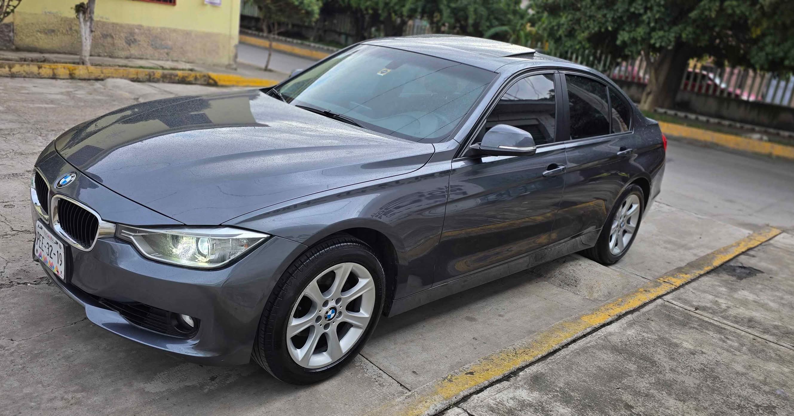 Chocks Rios Alvz Facebook ad: 2013 BMW 320i