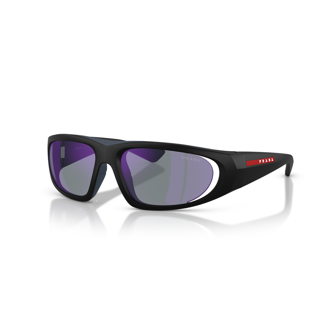 Sunglass Hut Facebook ad