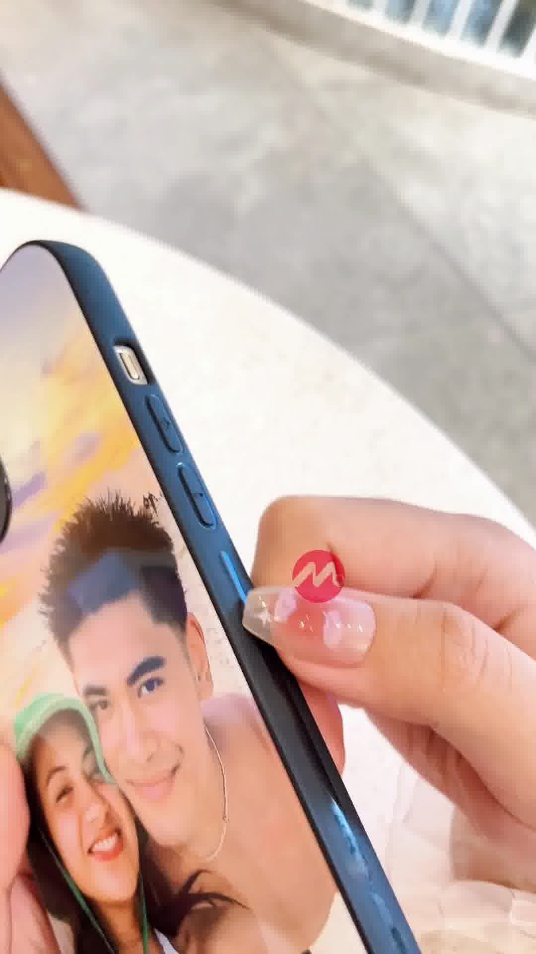 Minvio Facebook ad: Personalized Phone Cases