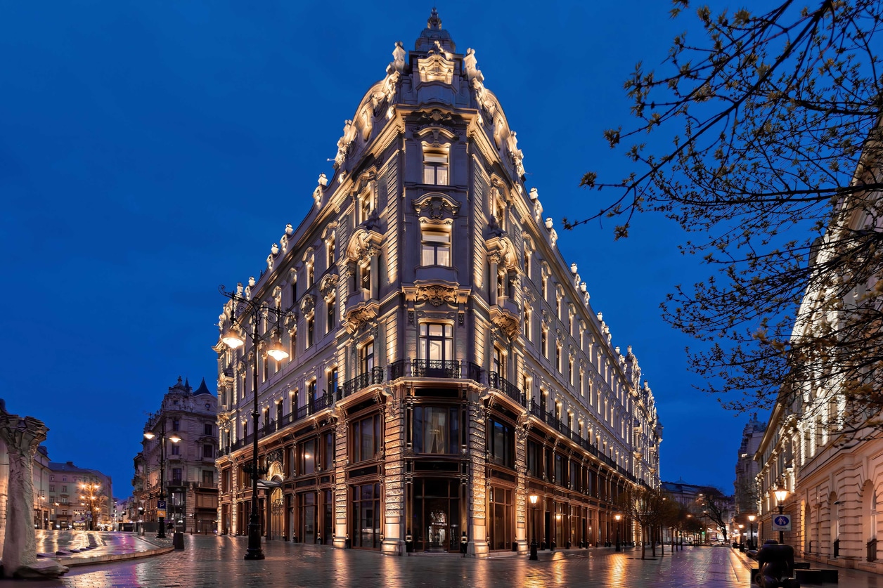 The Luxury Collection Facebook ad