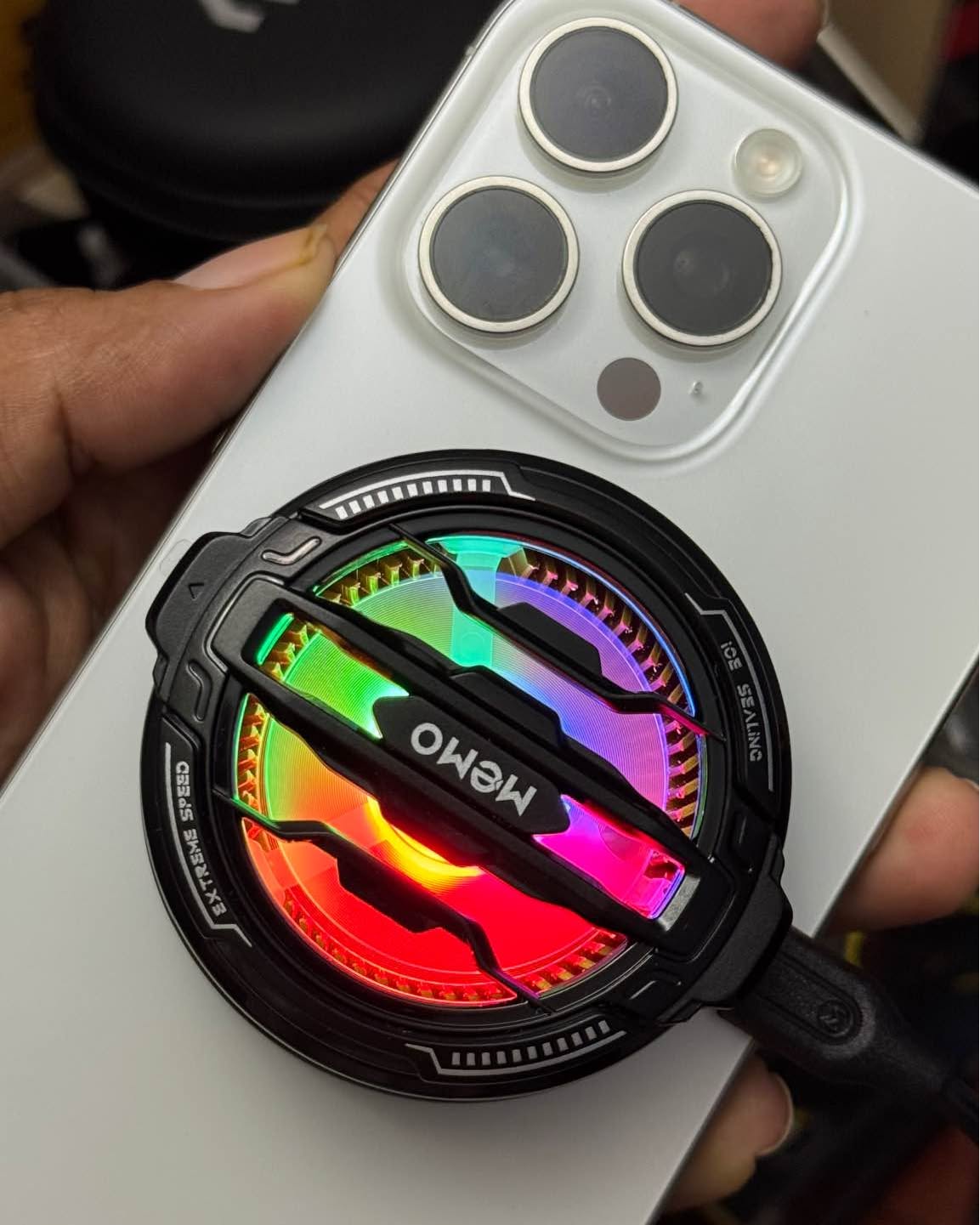 Armando Perez Facebook ad: Cooling fan for phones|| magnet built in