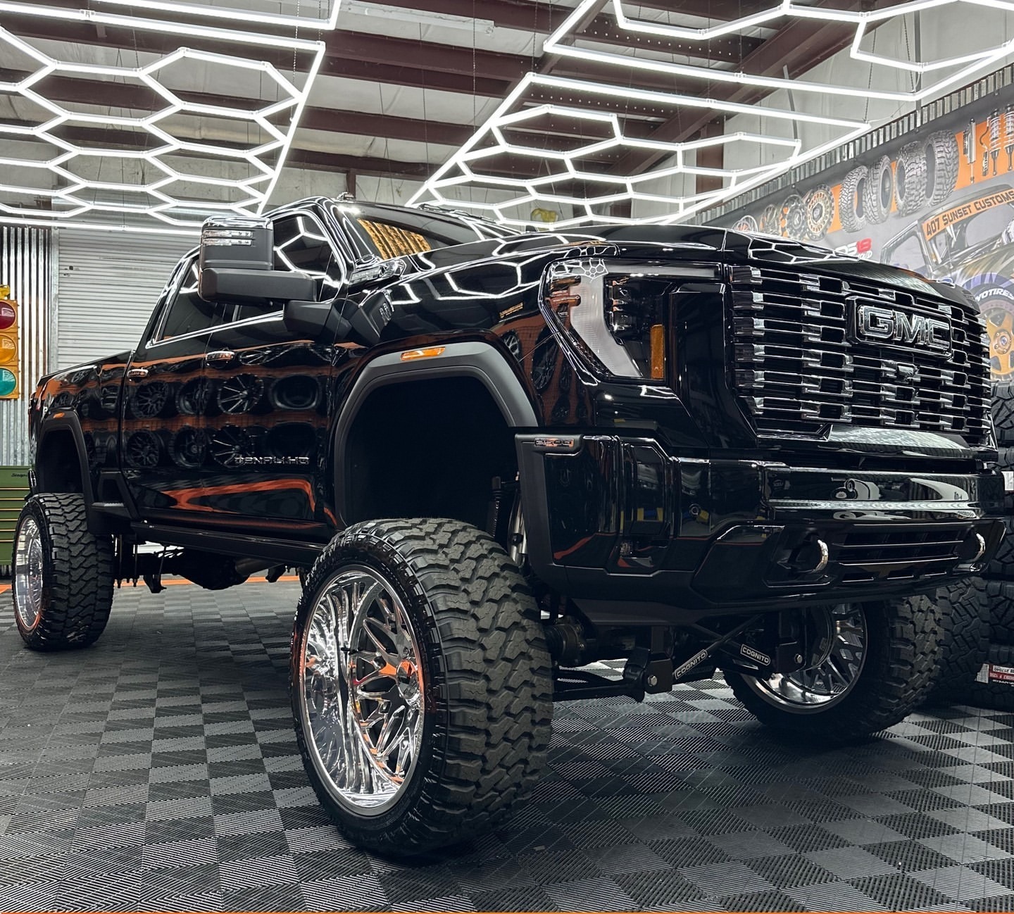 407 Sunset Customs Facebook ad: Chat with us