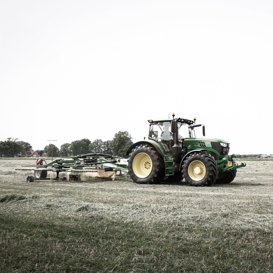 Heuver Tyres Facebook ad: Commandez vos pneus agricoles maintenant