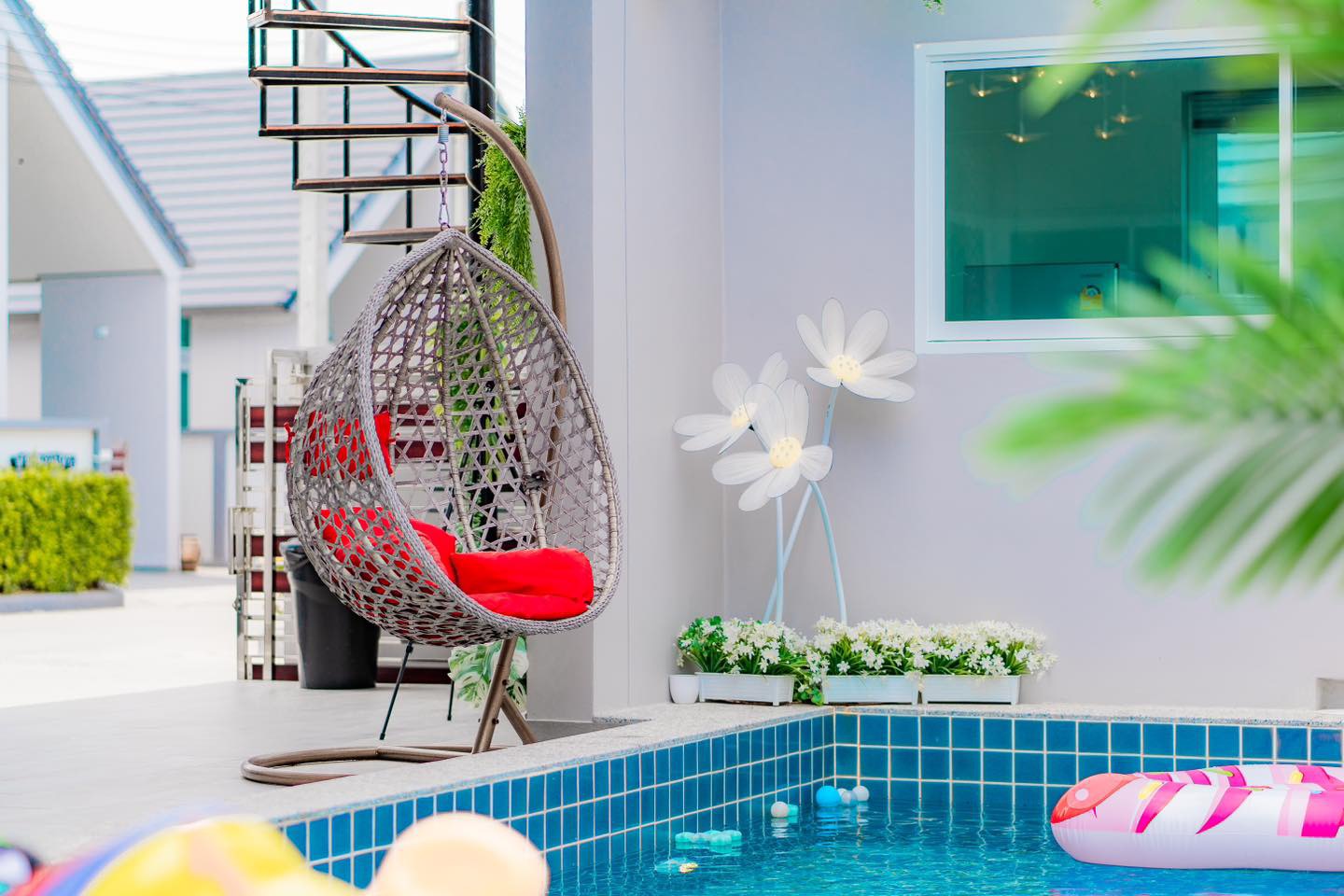 WINDY Pool Villa l วินดี้ พูลวิลล่า ชะอำ-หัวหิน Facebook ad: สนใจที่พัก ใกล้ทะเลอยู่ ใช่ไหมคะ