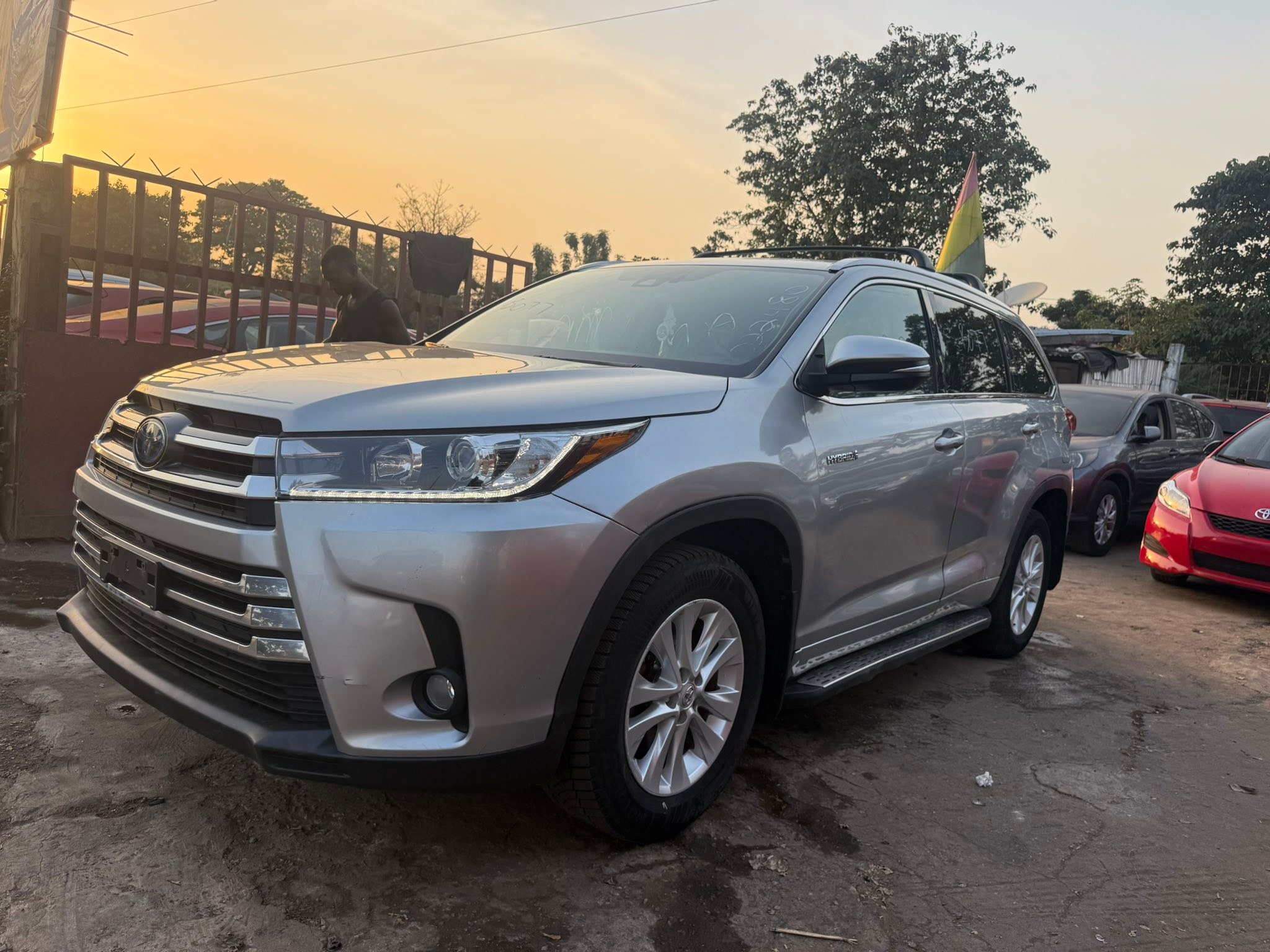 Auto Vip Conakry Facebook ad: Toyota highlander