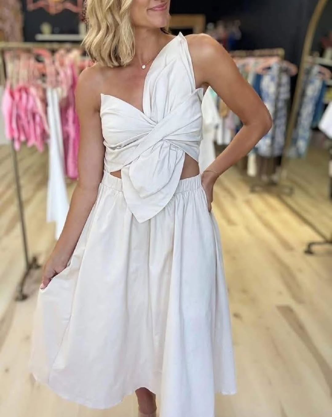Amor Boutique Facebook ad