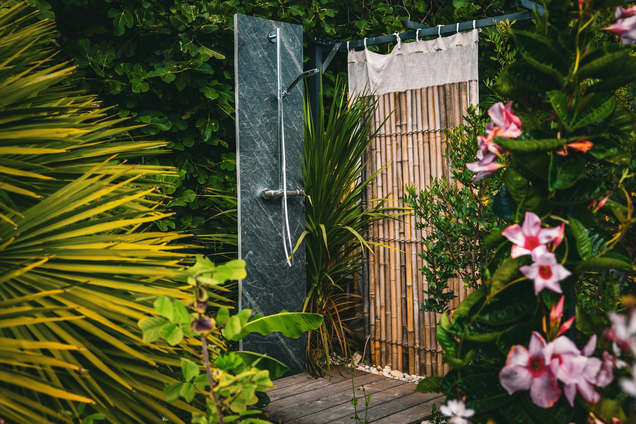 L'ilot Fleurs - L’ilot Jardins Services Facebook ad: Quel que soit votre projet d'aménagement de vos…