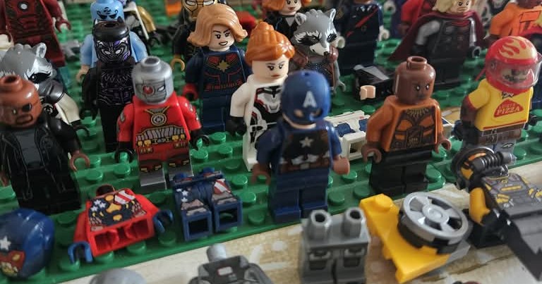 Technicology Lego Minifigures & Parts Facebook ad