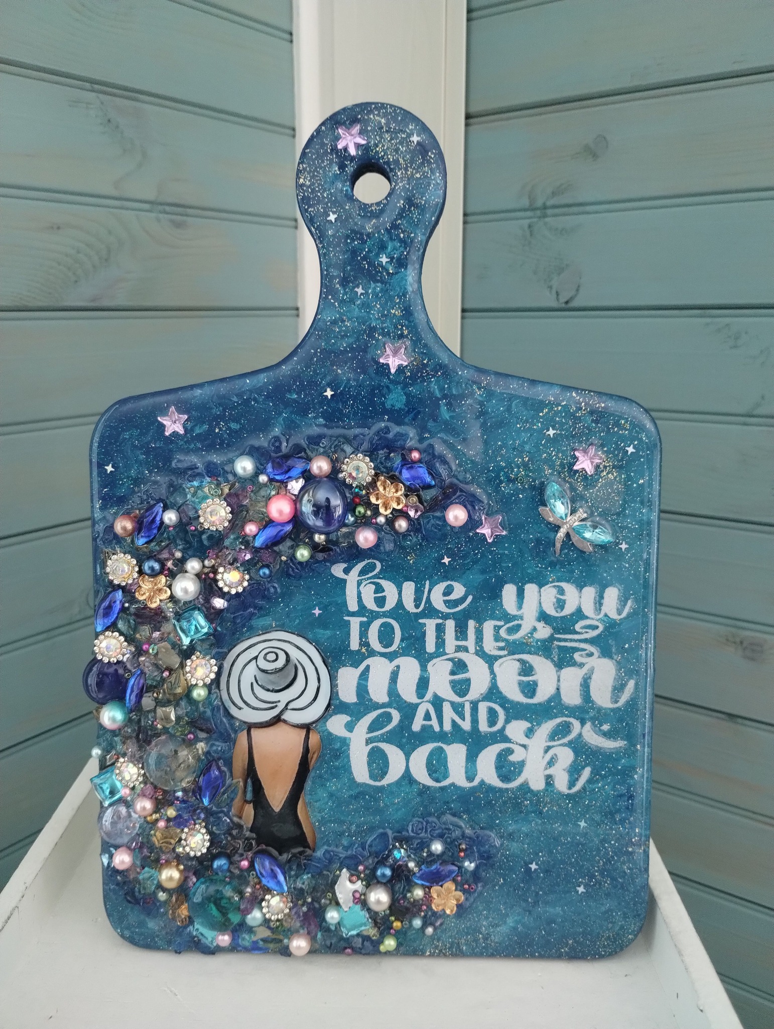Julie B's Art Studio Facebook ad: DIY Resin Board Workshop