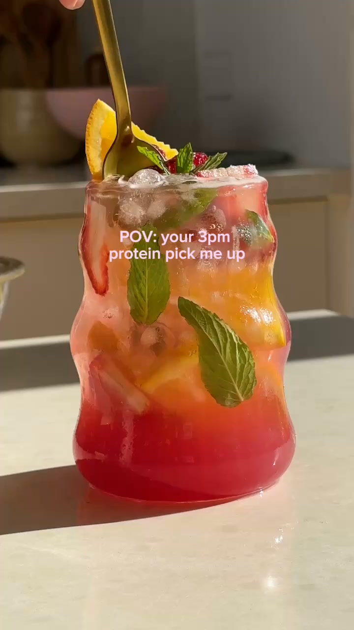 Nutra Naturals Facebook ad: Protein that loves you back