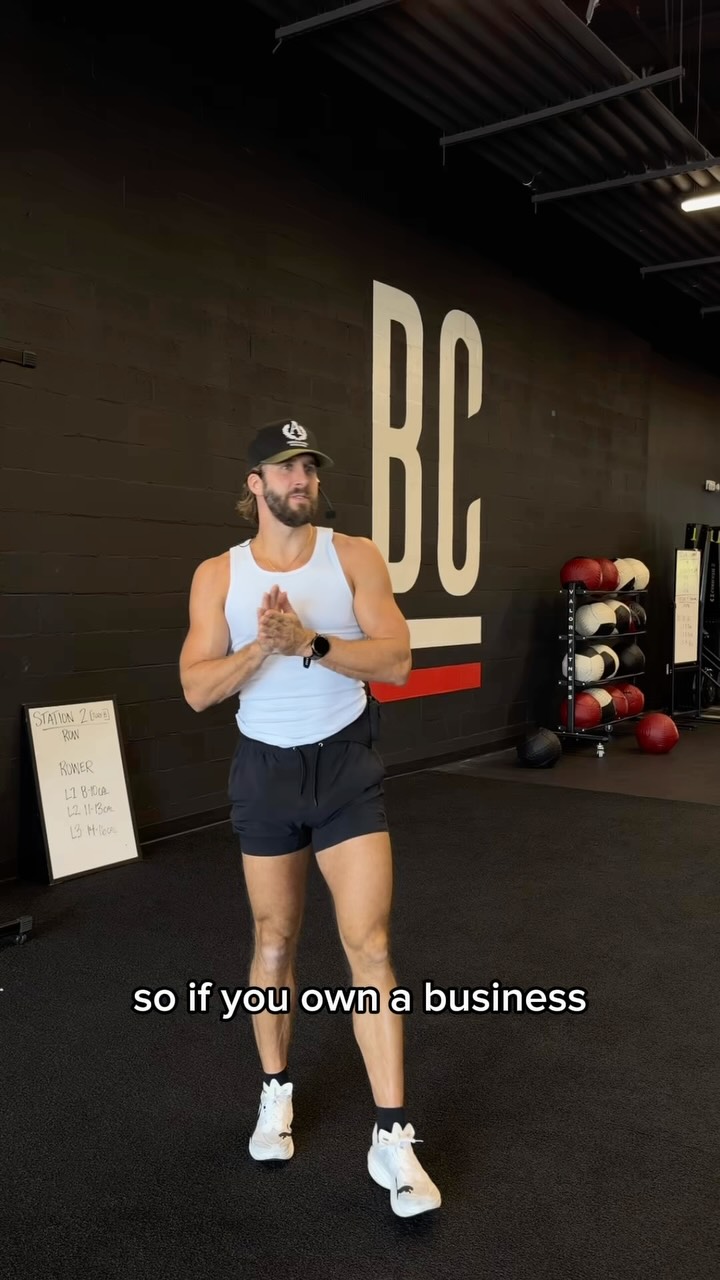 Upwork Facebook ad: I can pace you through 53 miles.