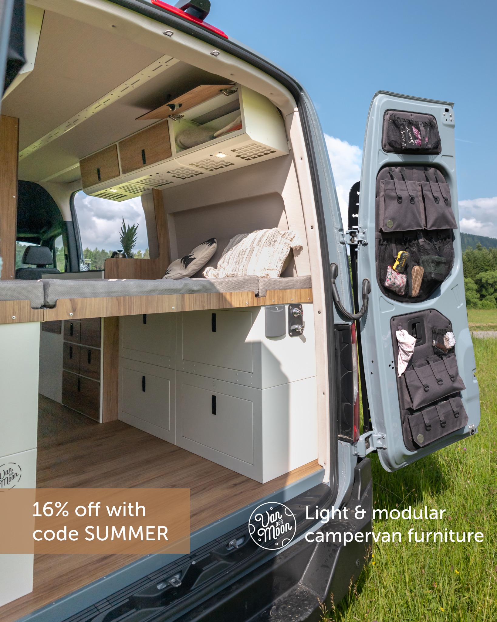 Van Der Moon Facebook ad from Aug 11, 2026