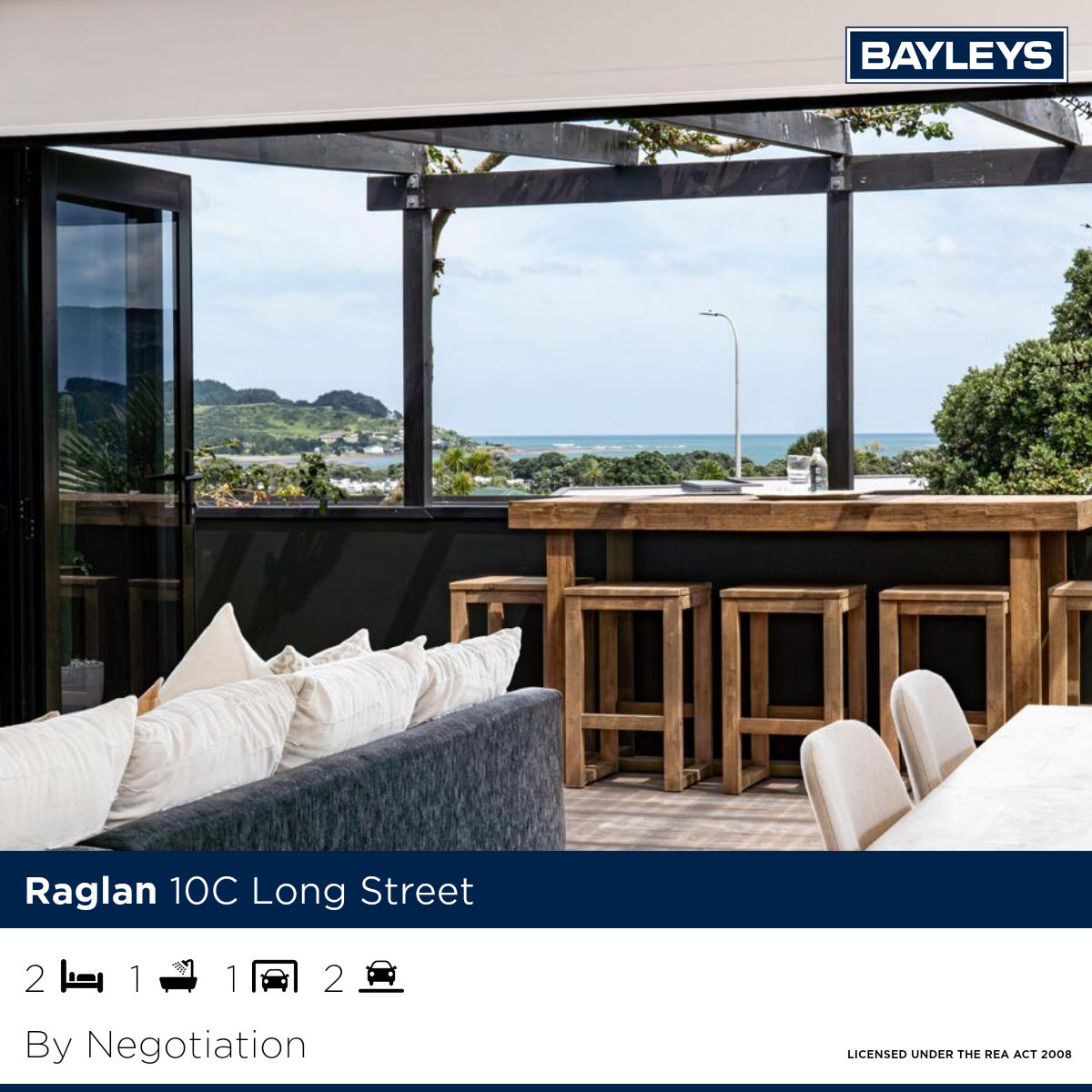 Bayleys Raglan Facebook ad