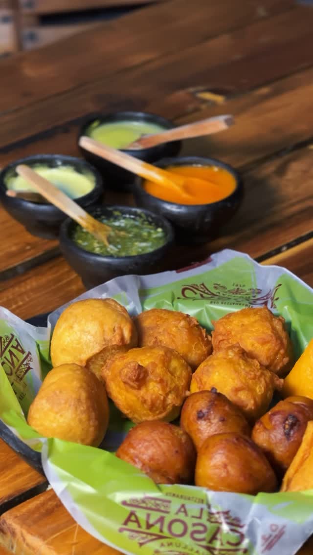 La Casona Valluna Facebook ad: Si visitas Cali, ¡no puedes perderte La Casona…