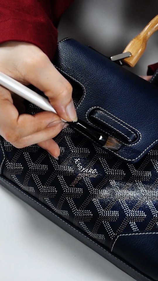 Fabram Facebook ad: Whether it’s our artisans are ready to restore…