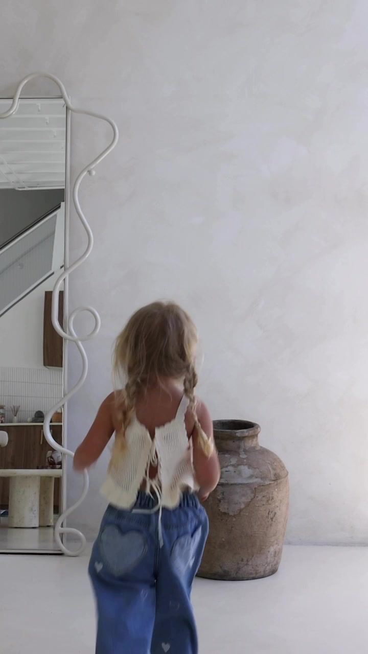 Noni the label Facebook ad from Oct 5, 2025