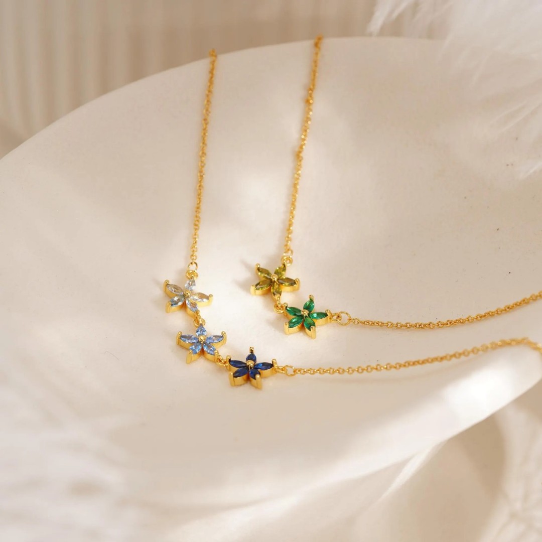 Soufeel Present Facebook ad: Wear Your Loved Ones Close to Your Heart
