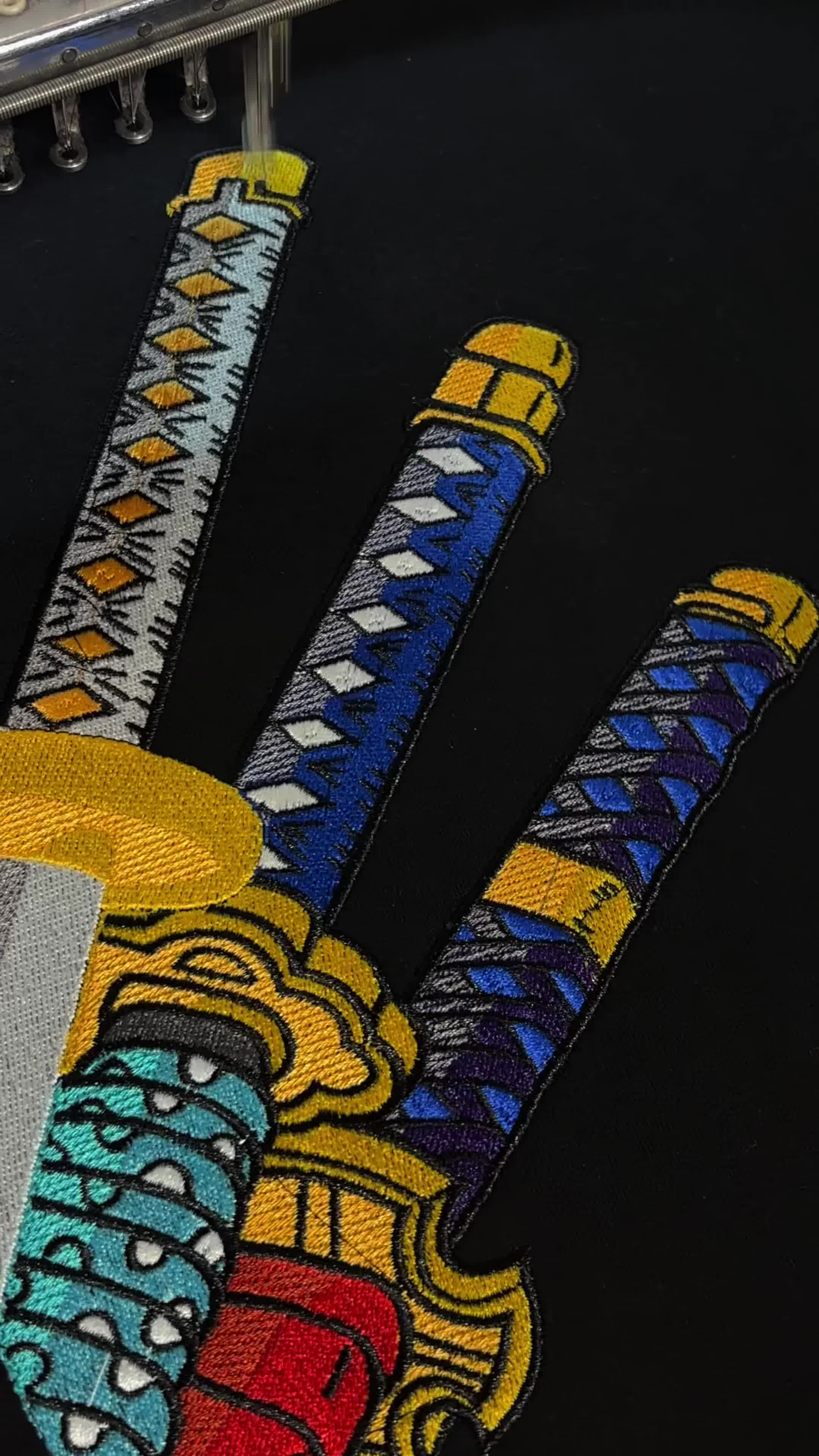 Bearbroideryofficial Facebook ad: Zoro’s Katanas. On Your Tee.
