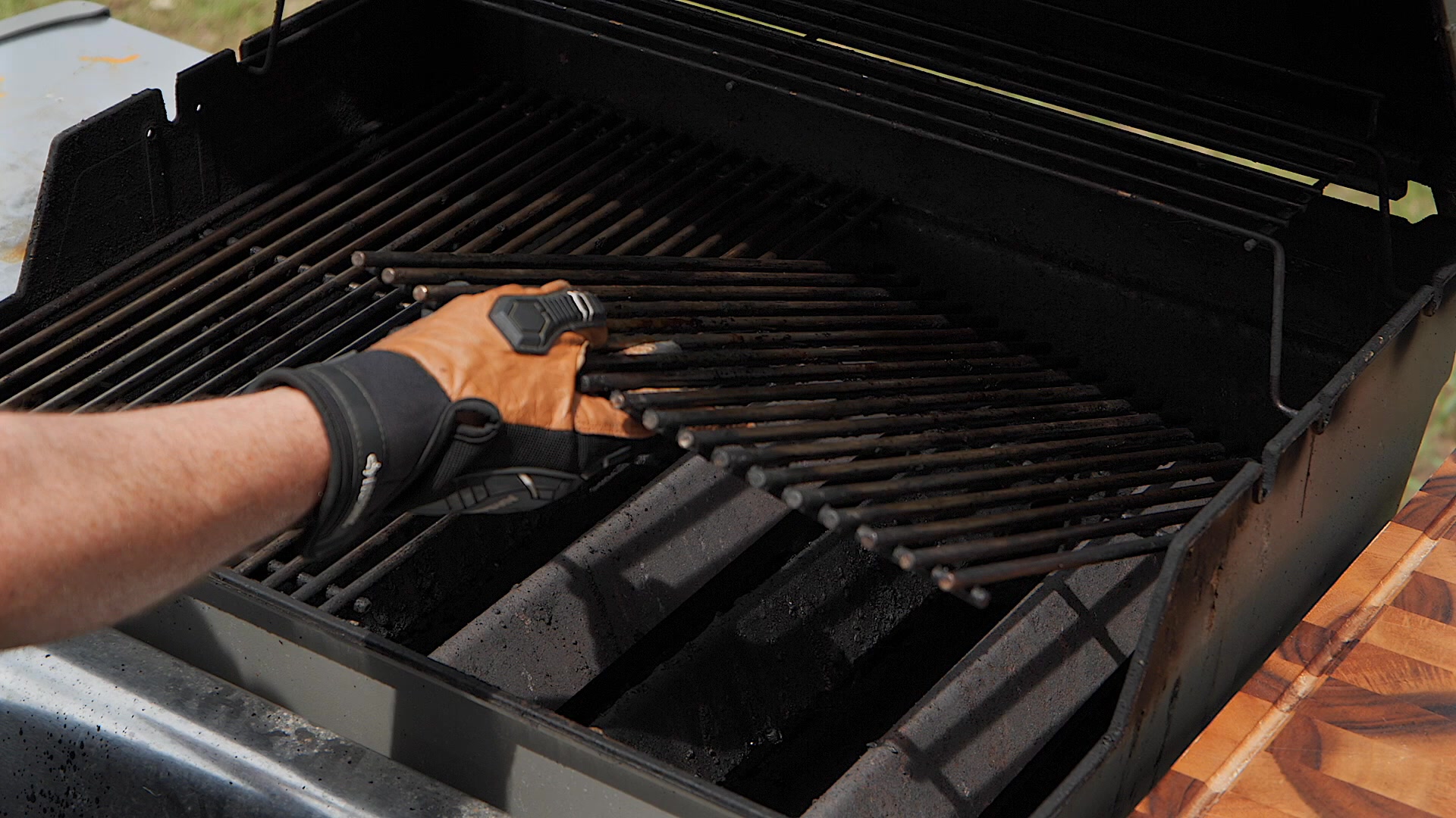 FlavrQ Facebook ad: Turn Your Gas Grill Into a Charcoal Flavor Machine