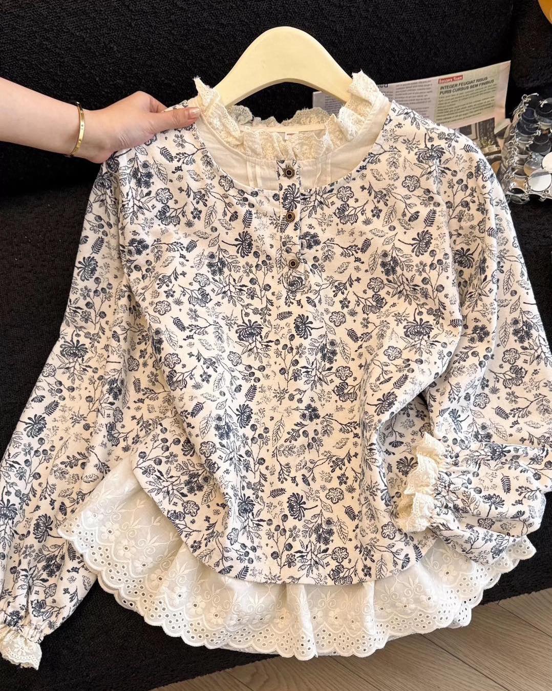 Trendy fashion Facebook ad