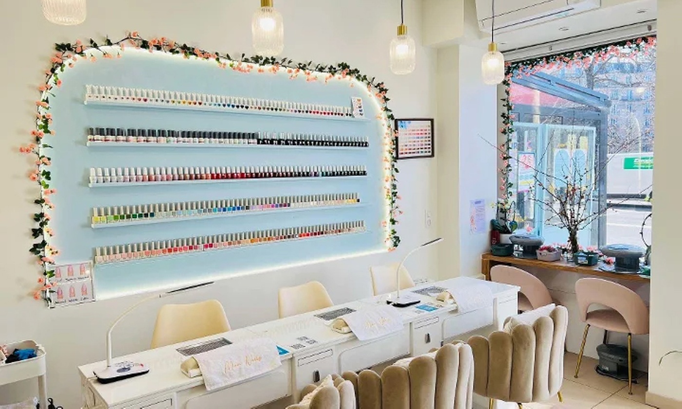 Groupon Facebook ad: Bons plans Beauté & Bien-Être jusqu’à -70 %.